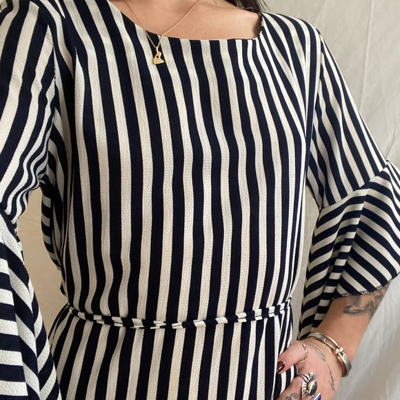 Pin stripe navy and white flowy sleeve dress - Picture 3 of 3